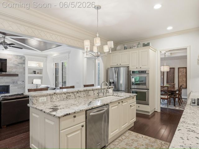 55951 Ashbrooke Drive W, Shelby Charter Township, MI 48316