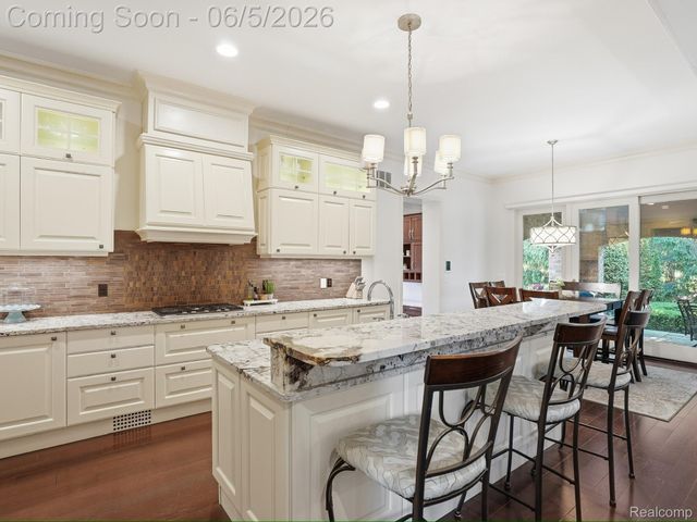 55951 Ashbrooke Drive W, Shelby Charter Township, MI 48316
