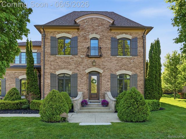 55951 Ashbrooke Drive W, Shelby Charter Township, MI 48316