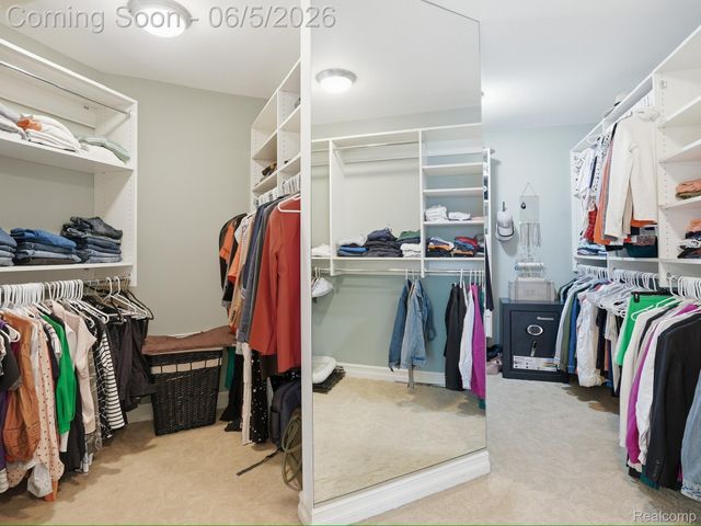 55951 Ashbrooke Drive W, Shelby Charter Township, MI 48316