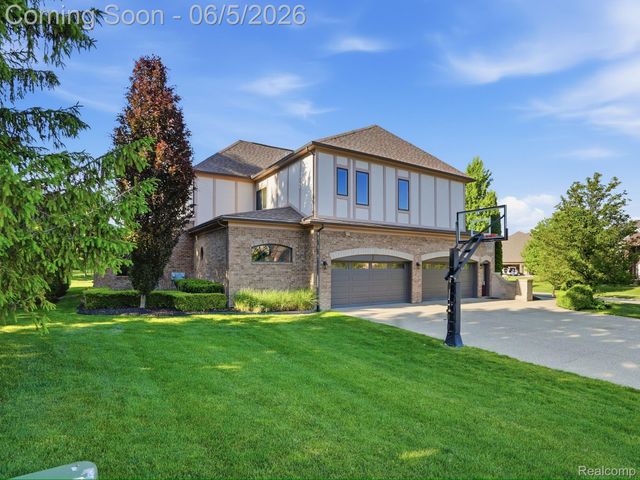 55951 Ashbrooke Drive W, Shelby Charter Township, MI 48316