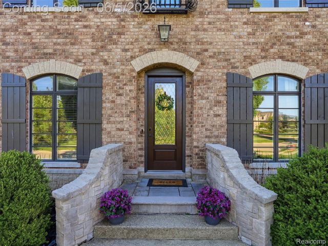 55951 Ashbrooke Drive W, Shelby Charter Township, MI 48316