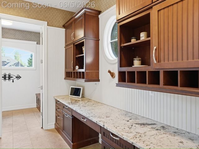 55951 Ashbrooke Drive W, Shelby Charter Township, MI 48316