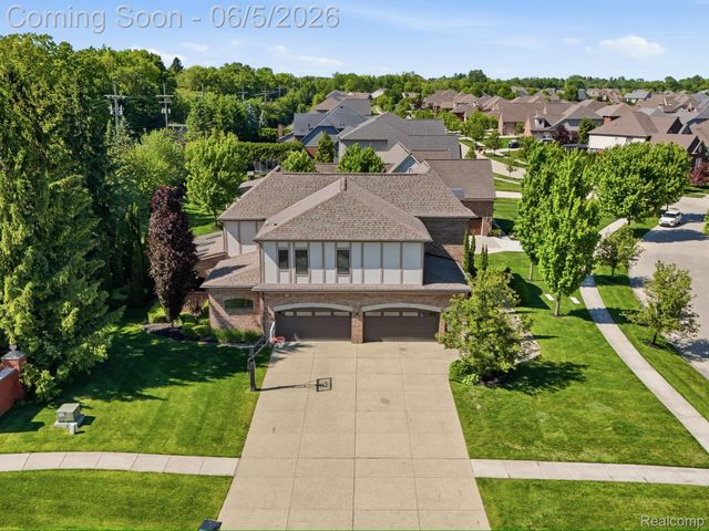 55951 Ashbrooke Drive W, Shelby Charter Township, MI 48316