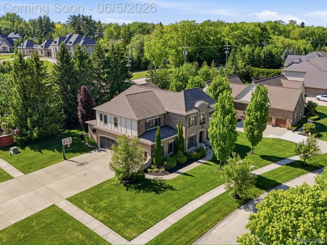 55951 Ashbrooke Drive W, Shelby Charter Township, MI 48316