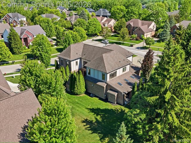 55951 Ashbrooke Drive W, Shelby Charter Township, MI 48316