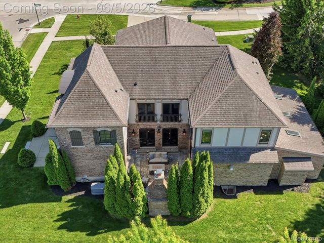 55951 Ashbrooke Drive W, Shelby Charter Township, MI 48316