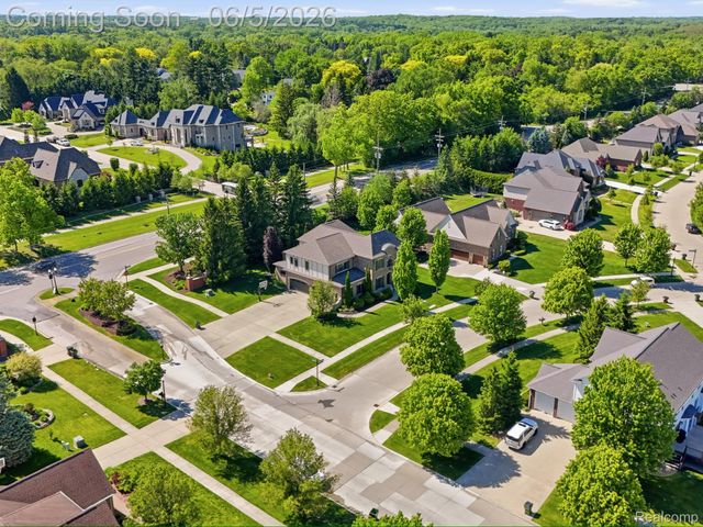 55951 Ashbrooke Drive W, Shelby Charter Township, MI 48316