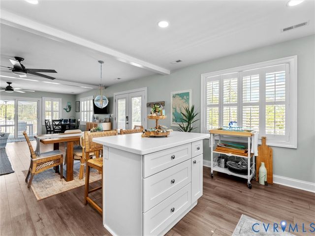 84 New Little St, North, VA 23128
