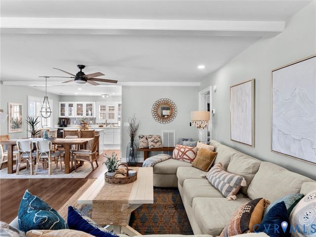 84 New Little St, North, VA 23128