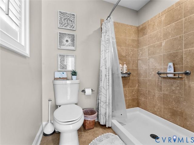 84 New Little St, North, VA 23128