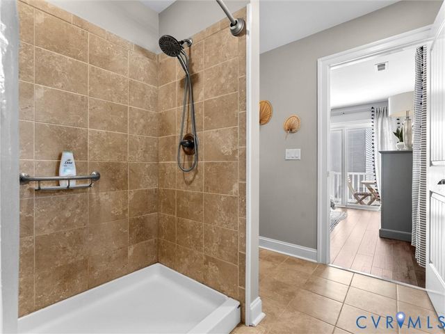 84 New Little St, North, VA 23128