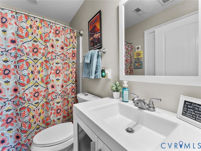 84 New Little St, North, VA 23128