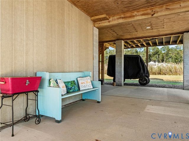 84 New Little St, North, VA 23128