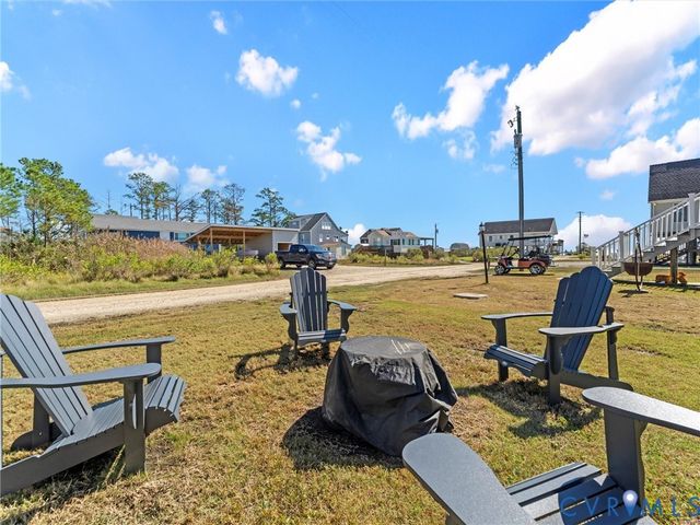 84 New Little St, North, VA 23128