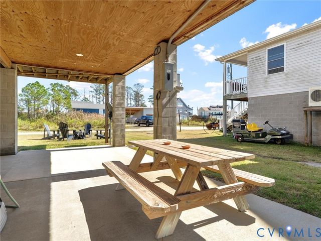 84 New Little St, North, VA 23128