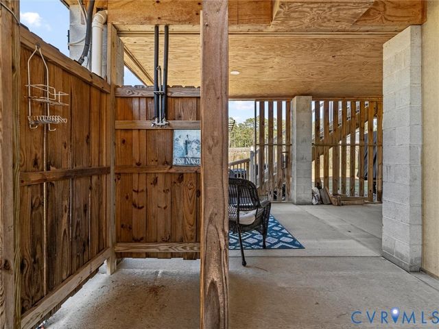 84 New Little St, North, VA 23128