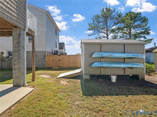 84 New Little St, North, VA 23128