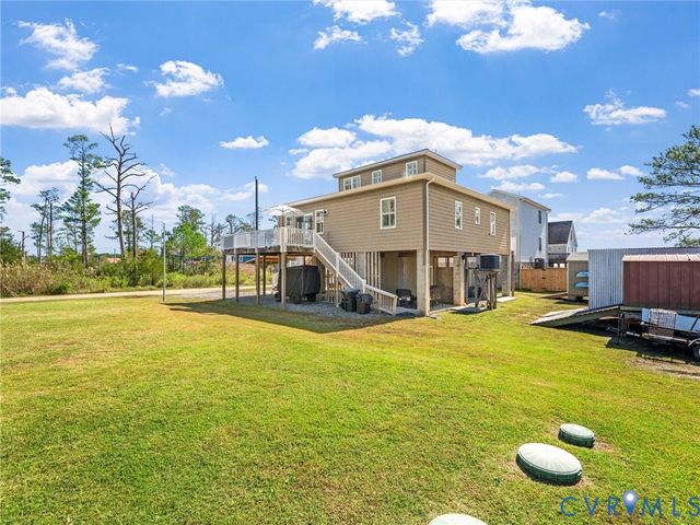 84 New Little St, North, VA 23128