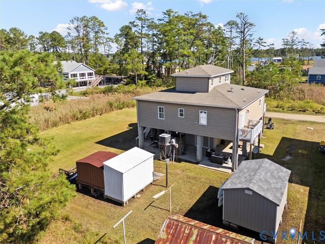 84 New Little St, North, VA 23128