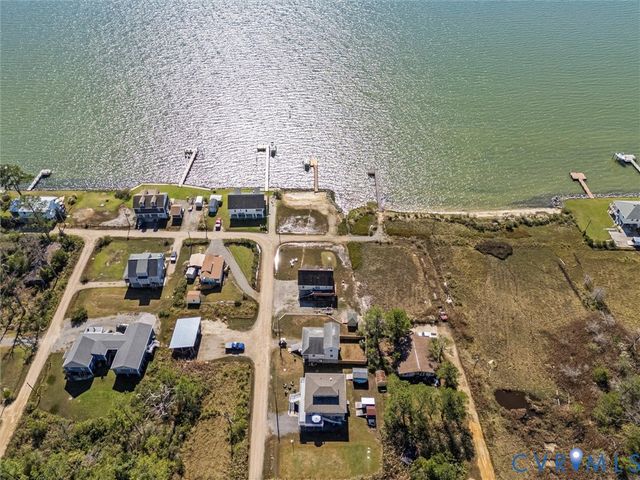 84 New Little St, North, VA 23128