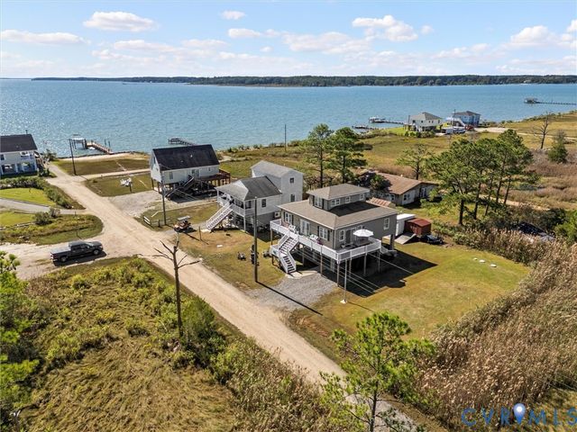 84 New Little St, North, VA 23128