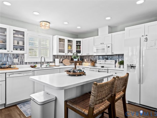 84 New Little St, North, VA 23128