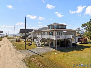 84 New Little St, North, VA 23128