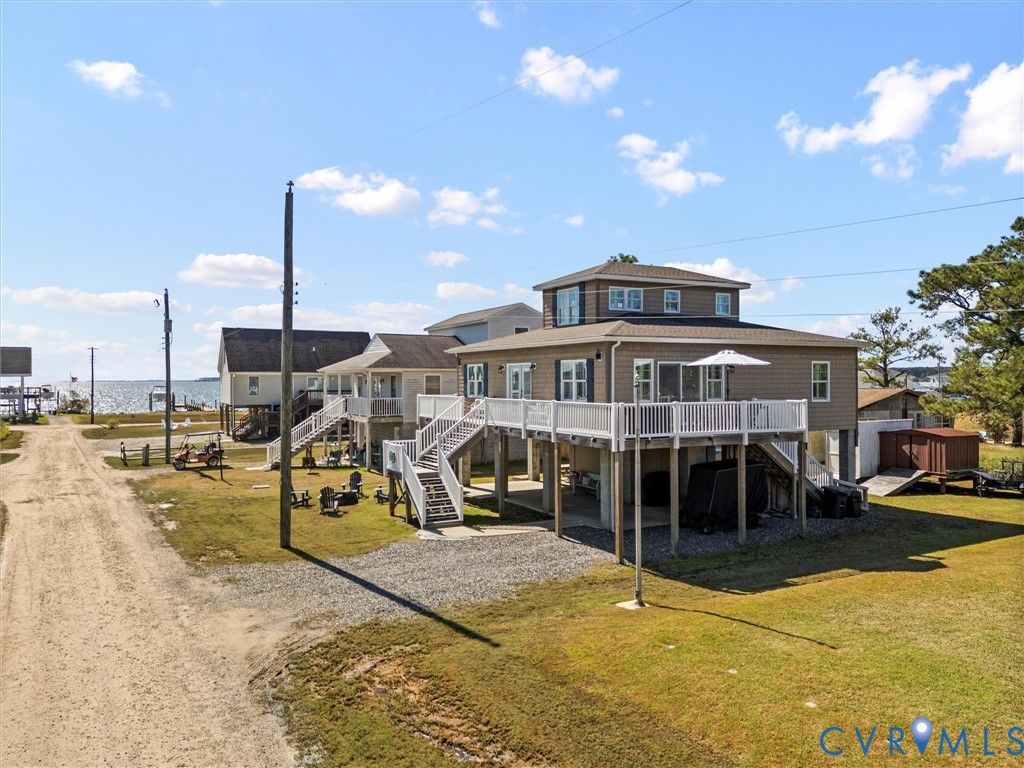 84 New Little St, North, VA 23128