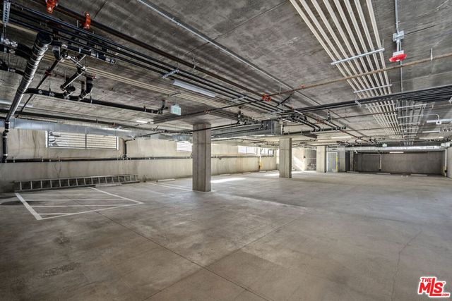 1717 Winona Boulevard 302, Los Angeles, CA 90027