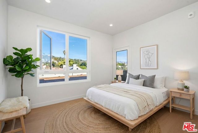 1717 Winona Boulevard 302, Los Angeles, CA 90027