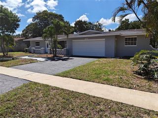 4890 NW 7th St 2, Plantation, FL 33317