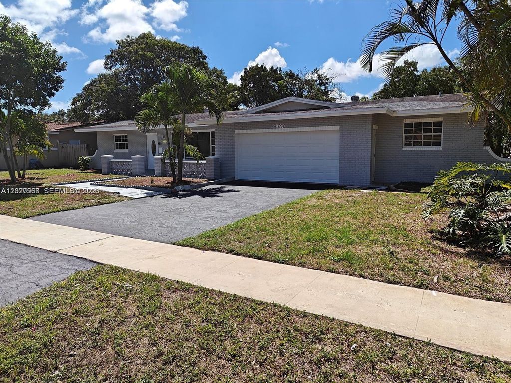 4890 NW 7th St 2, Plantation, FL 33317