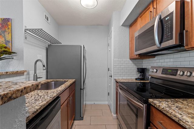 3204 Menchaca RD 305, Austin, TX 78704