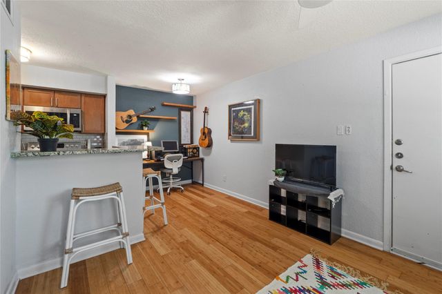 3204 Menchaca RD 305, Austin, TX 78704