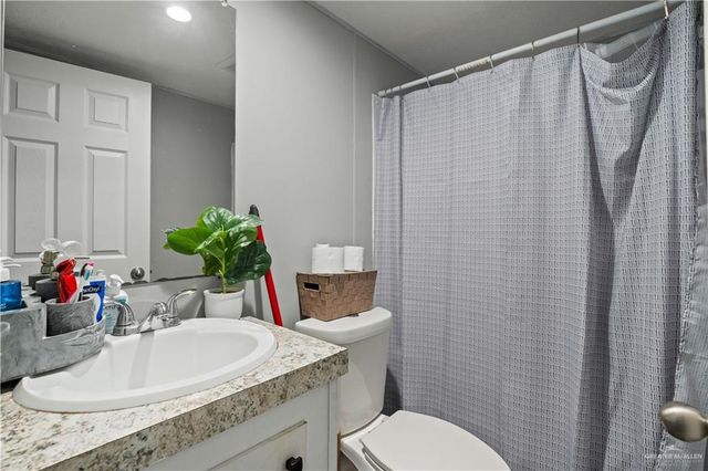 321 Felicidad Avenue, Donna, TX 78537