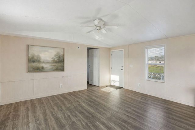 1643 County Road 3545, Cleveland, TX 77327