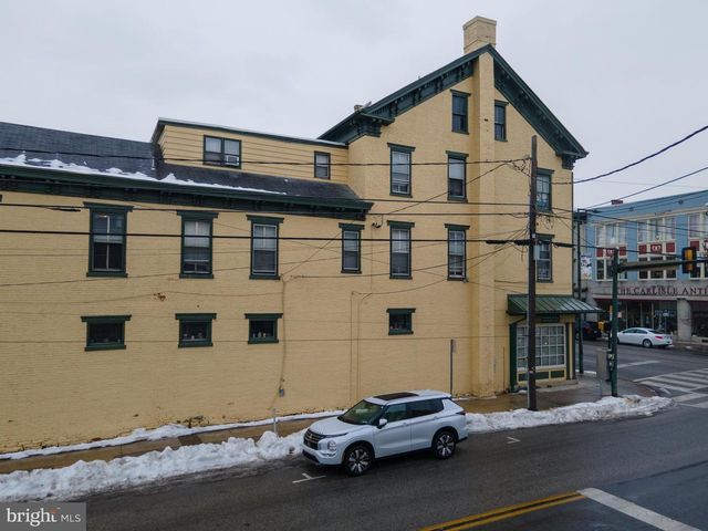 159 N HANOVER ST, Carlisle, PA 17013