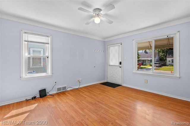 34080 Harroun Street, Wayne, MI 48184