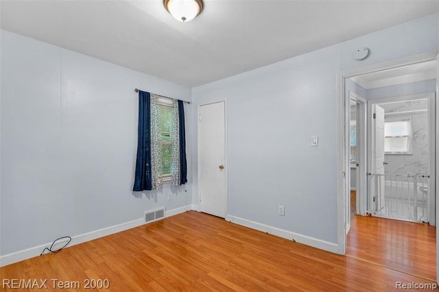 34080 Harroun Street, Wayne, MI 48184