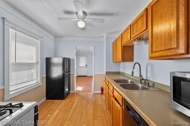 34080 Harroun Street, Wayne, MI 48184