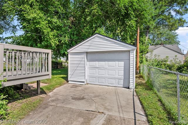 34080 Harroun Street, Wayne, MI 48184