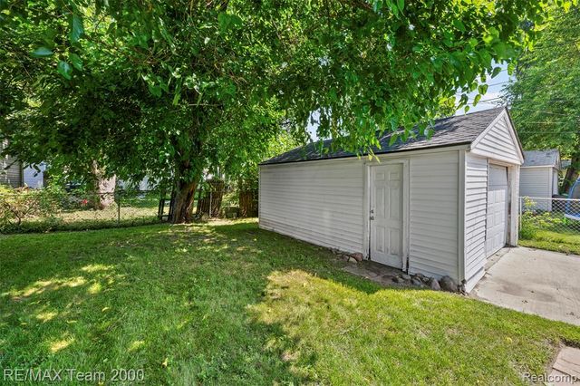 34080 Harroun Street, Wayne, MI 48184