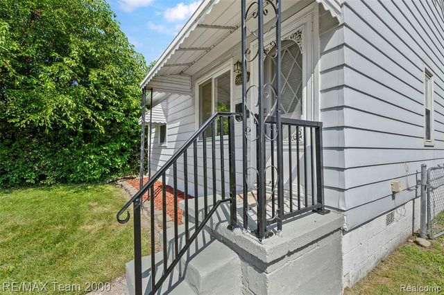 34080 Harroun Street, Wayne, MI 48184