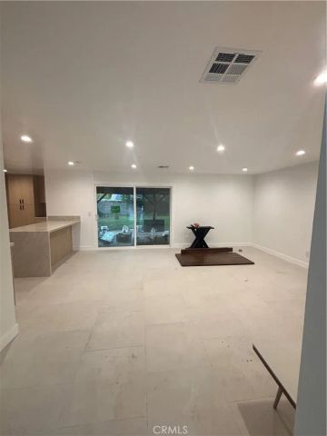23453 Mobile, West Hills, CA 91307