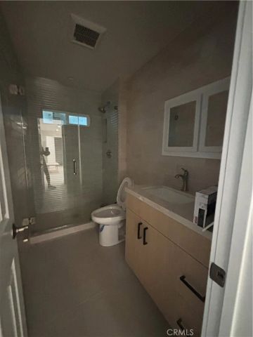 23453 Mobile, West Hills, CA 91307