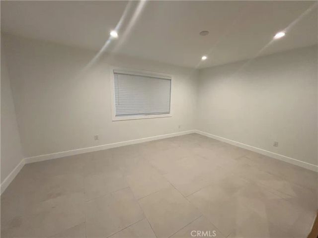 23453 Mobile, West Hills, CA 91307