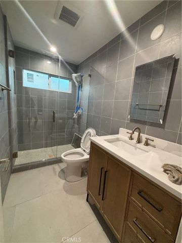 23453 Mobile, West Hills, CA 91307