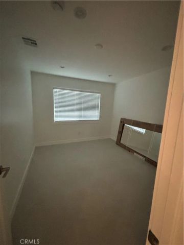 23453 Mobile, West Hills, CA 91307