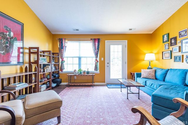 3707 E Barrington Dr Apt 305, Bloomington, IN 47408